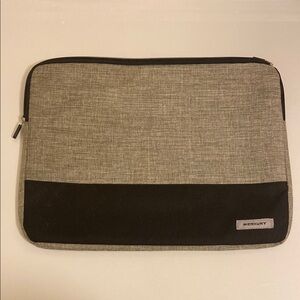 Merkury 14 Inch Laptop Bag